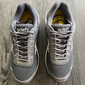 GDefy Men’s Sneakers